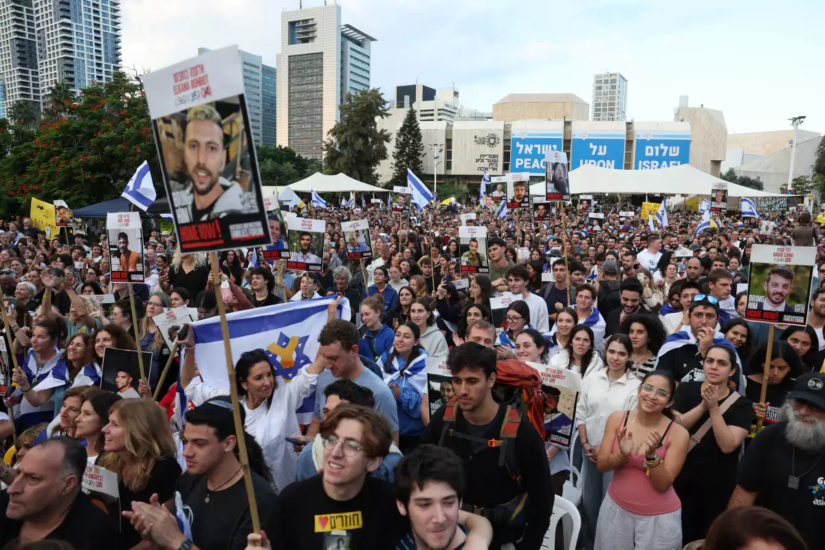 Crowd at Hostages Square in Tel Aviv calling to bring the hostages home
